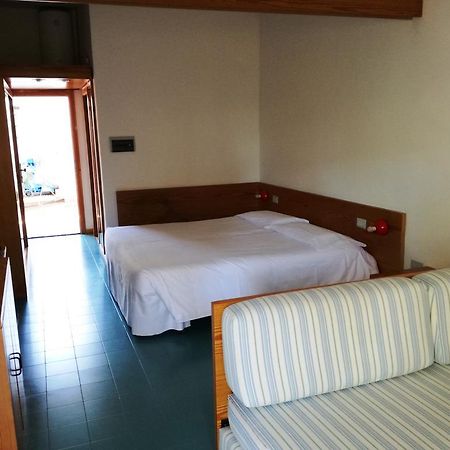Hotel Kyrie Isole Tremiti San Domino Eksteriør billede